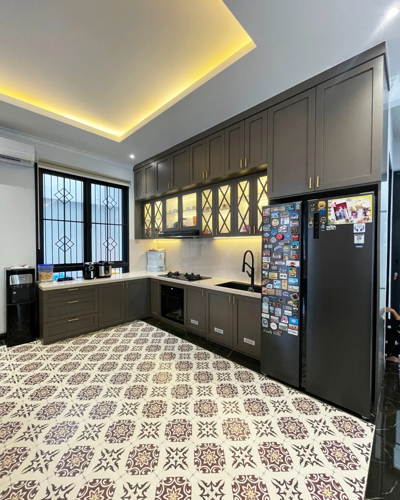 Kitchen set finishing cat duco putih semi klasik