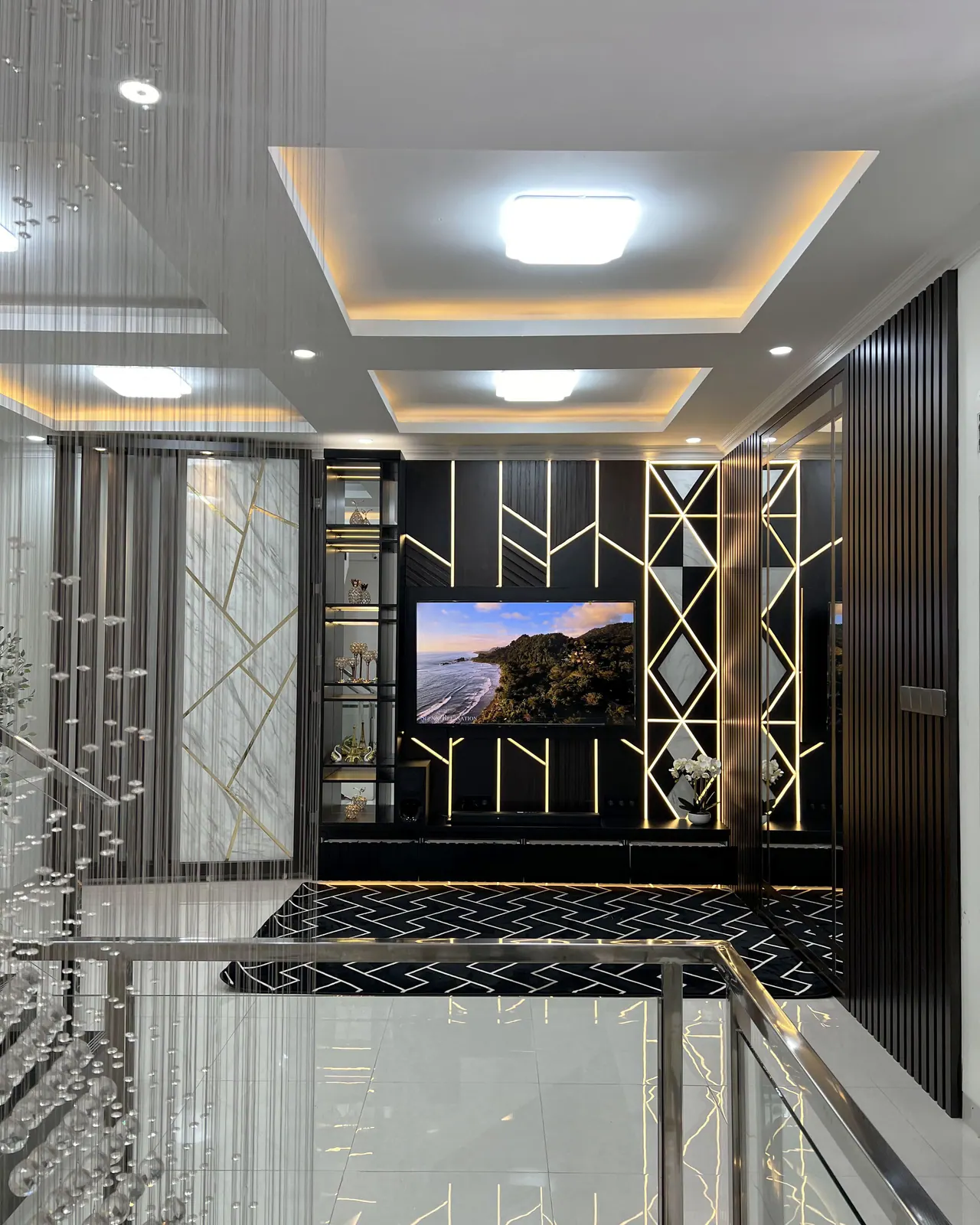 Backdrop TV & Rak Televisi custom karya SAVOY - detail 4