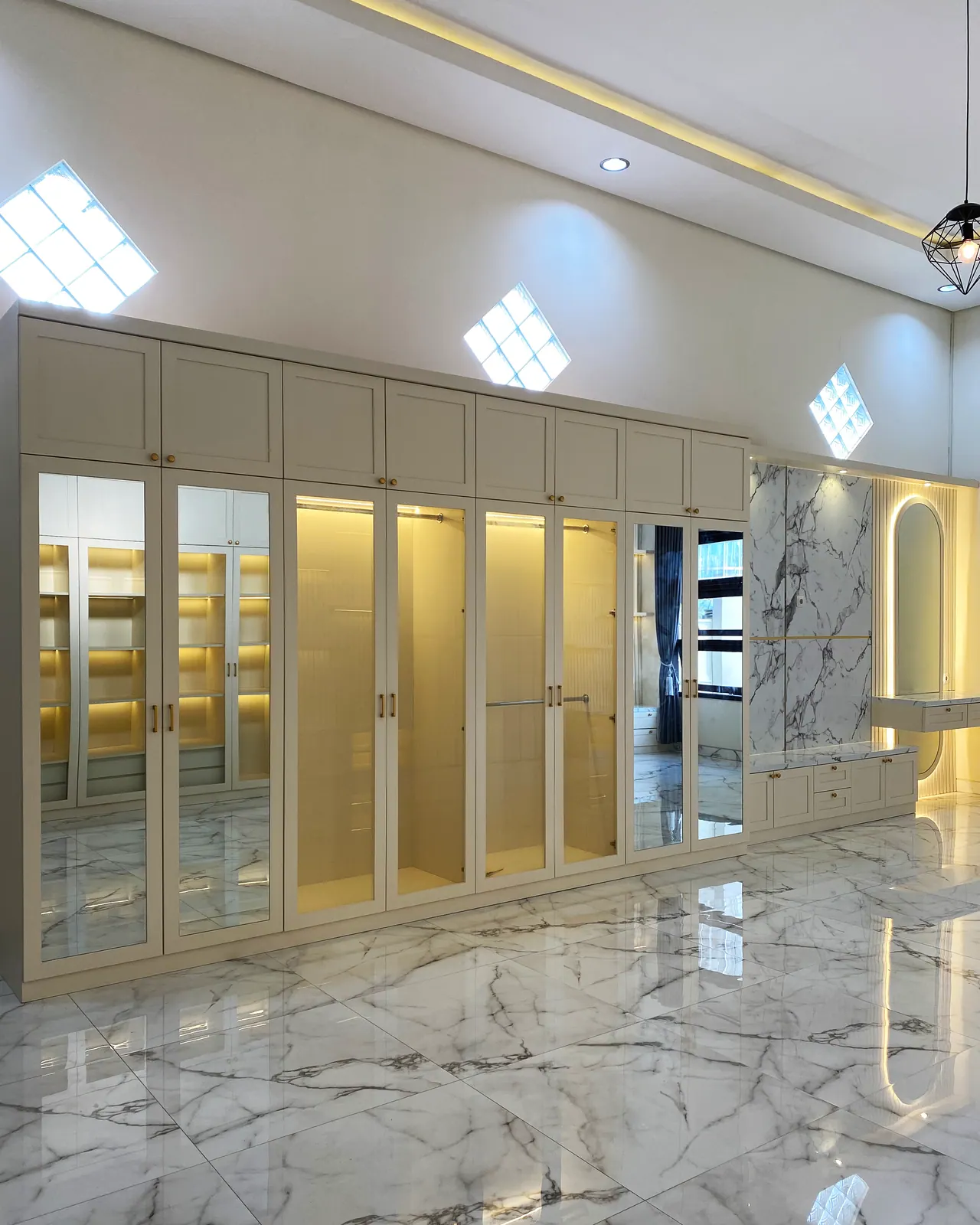 Lemari Pakaian Custom custom karya SAVOY, di Banjarnegara